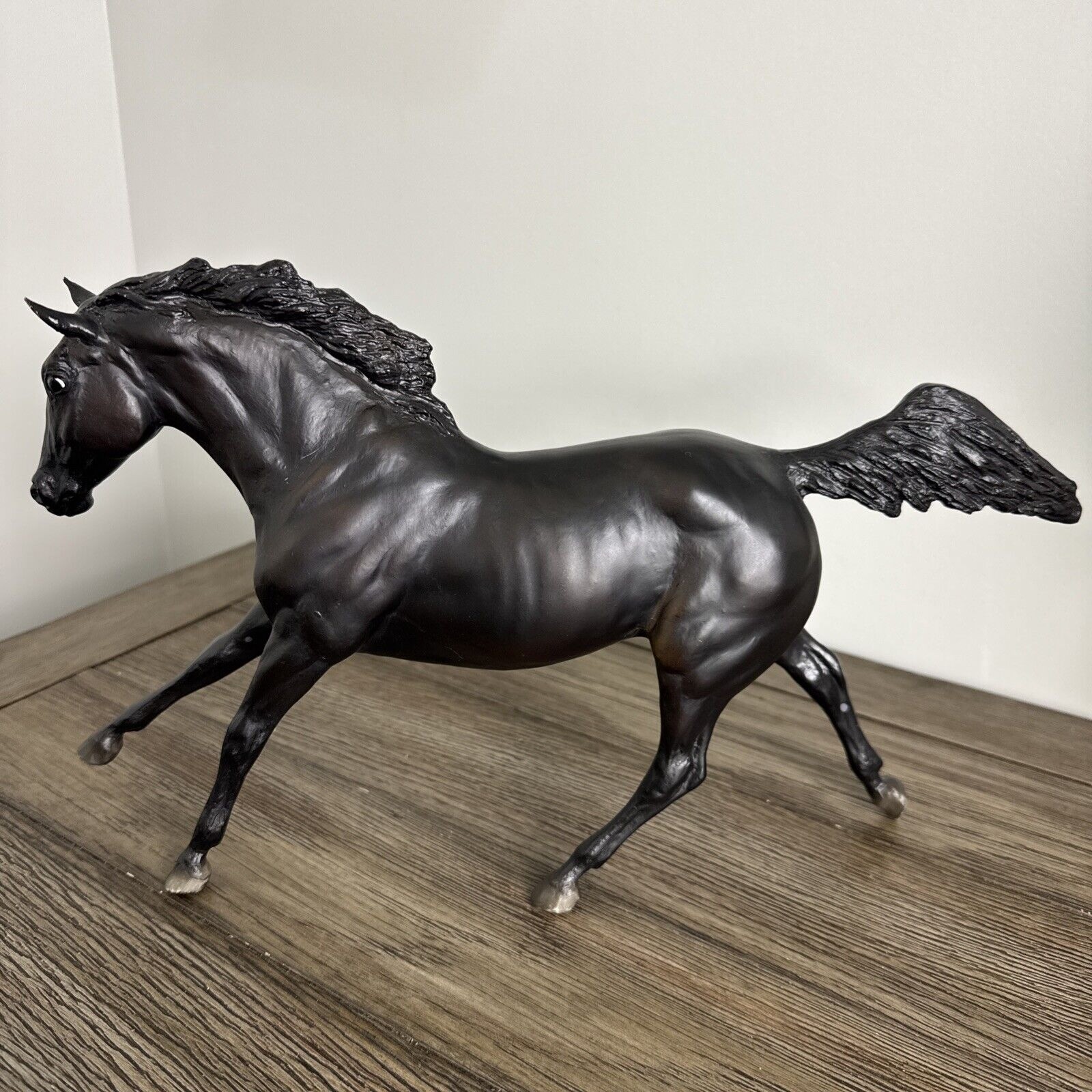 Retired Breyer #1269 Flicka 20th Century Fox Famous Mustang Horse Black Beauty Retired Breyer #1269 Flicka 20th Century Fox Famous Mustang Horse Black Beauty