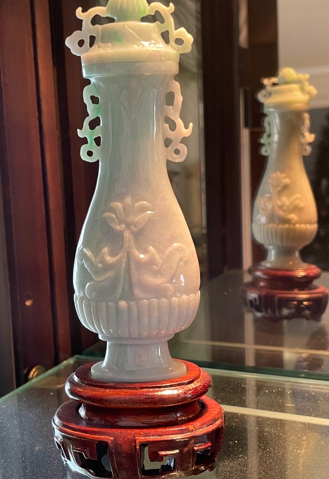 Qing Dynasty Chinese White Jade Fine Carved Jade Vase with Cap on Wooden Stand Qing Dynasty Chinese White Jade Fine Carved Jade Vase with Cap on Wooden Stand
