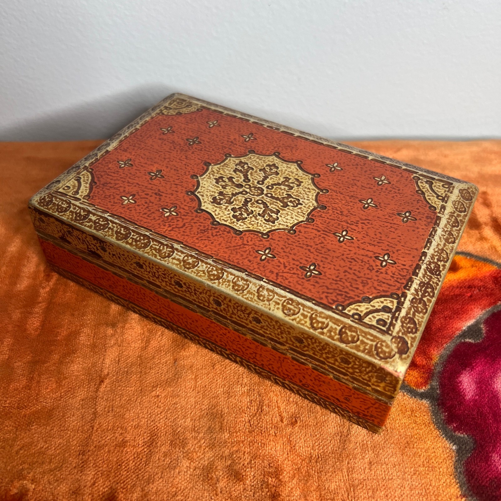 Vintage Gilt Wood Florentine Italian Cigarette Box Jewelry Trinket Dresser Italy Vintage Gilt Wood Florentine Italian Cigarette Box Jewelry Trinket Dresser Italy