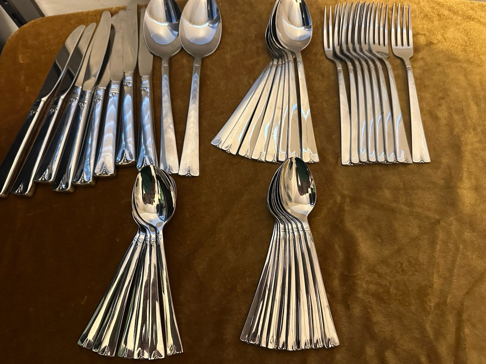 ONEIDA WEST BEND SERVING 50 PIECE OHS84 STAINLESS FLATWARE MCM RETIRED - MINT