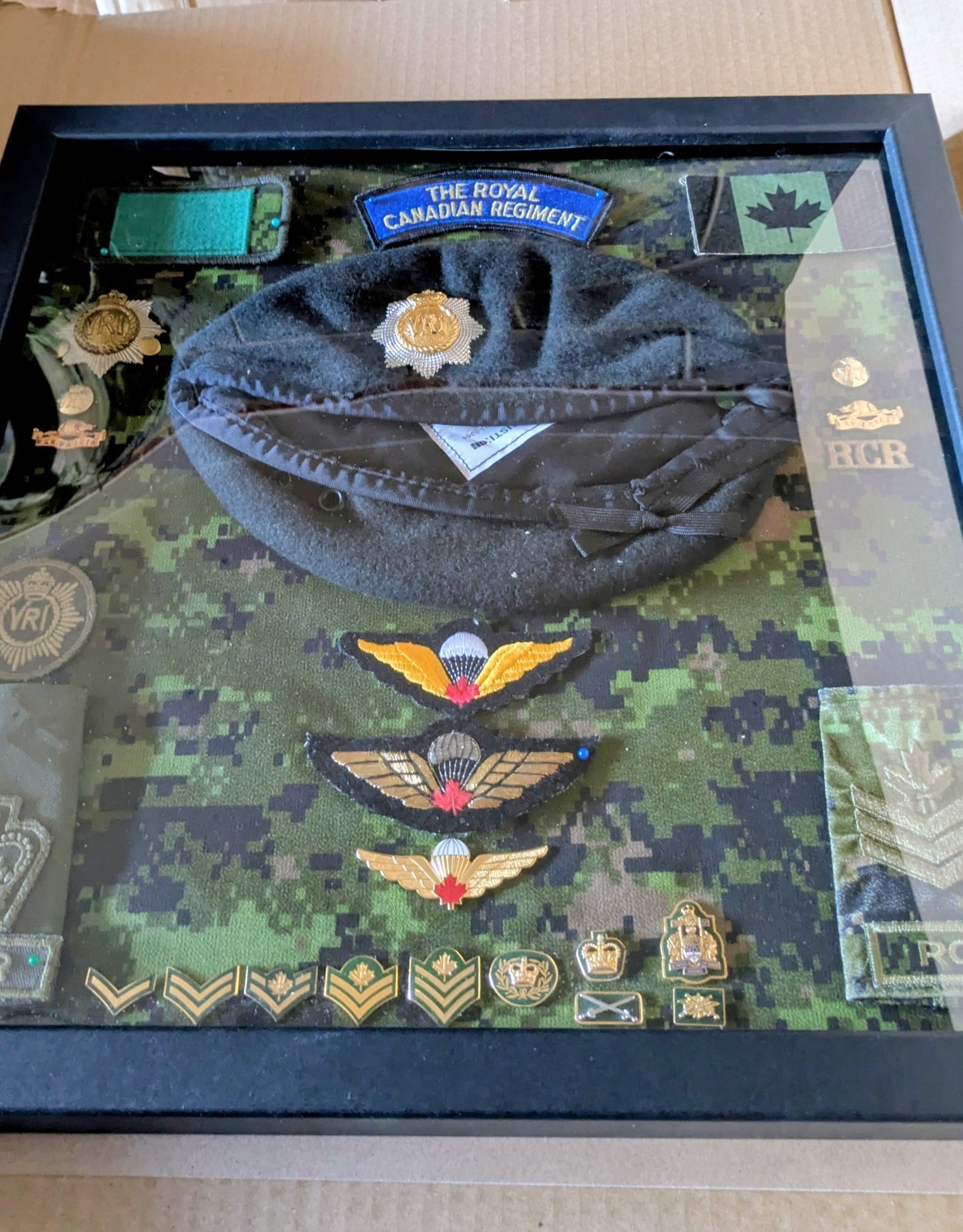 Canada RCR Royal Canadian Regiment Military Beret with Insignia & Patches
