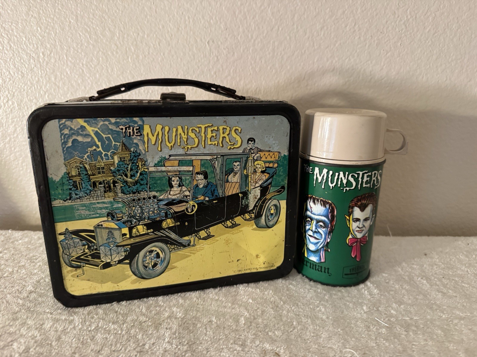 Vintage 1965 The Munsters Metal Lunchbox w/ Matching Thermos Kayro-Vue