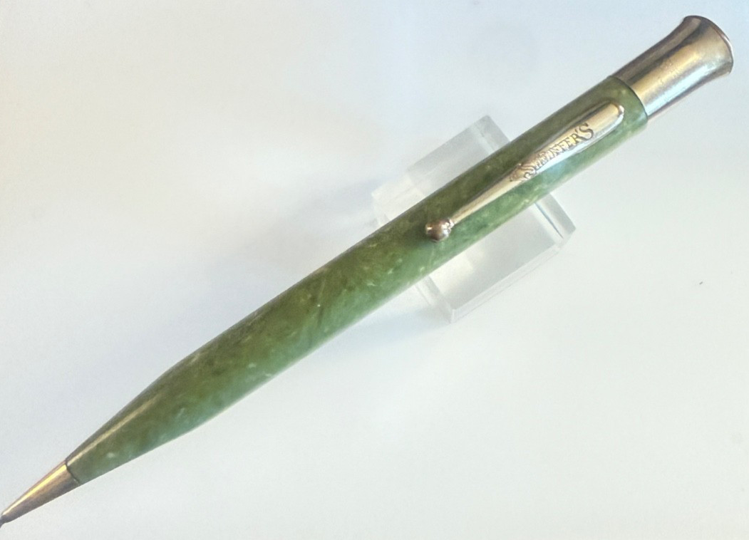 1920s Jade Lifetime Sheaffer pencil Gold clip with ball. 1.1 mm lead.  BEAUTY