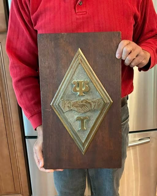 Early 20th Century Psi Upsilon Fraternity Cast Brass Plaque Yale Collegiate