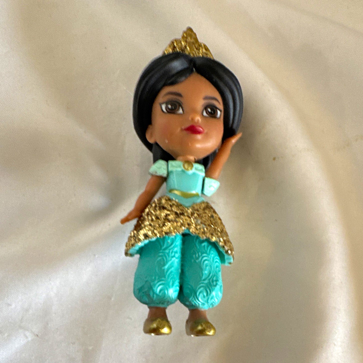 Disney Princess Jasmine Mini Figurine Teal Blue Outfit Gold Accents 3\