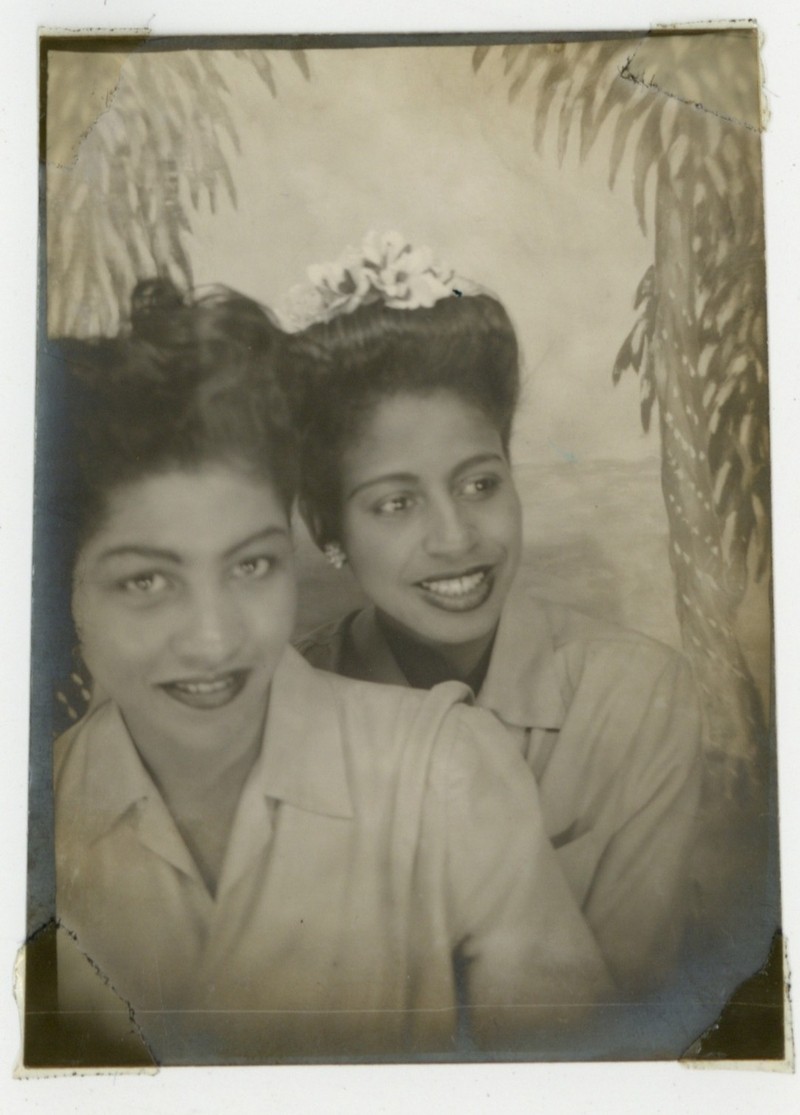 Beautiful African American Female 1940 Black Women Arcade Booth Photo Q10260 Beautiful African American Female 1940 Black Women Arcade Booth Photo Q10260