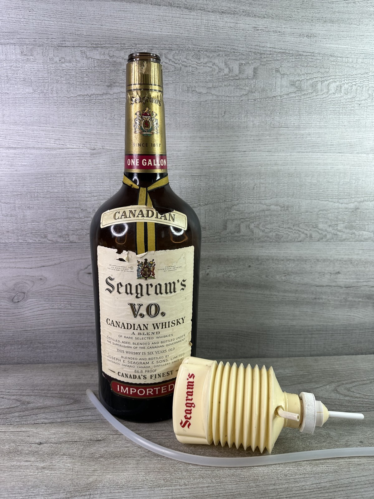 Vintage Seagram's V.O. One Gallon Empty Canadian Whisky Bottle w/ Pump Dispenser Vintage Seagram's V.O. One Gallon Empty Canadian Whisky Bottle w/ Pump Dispenser