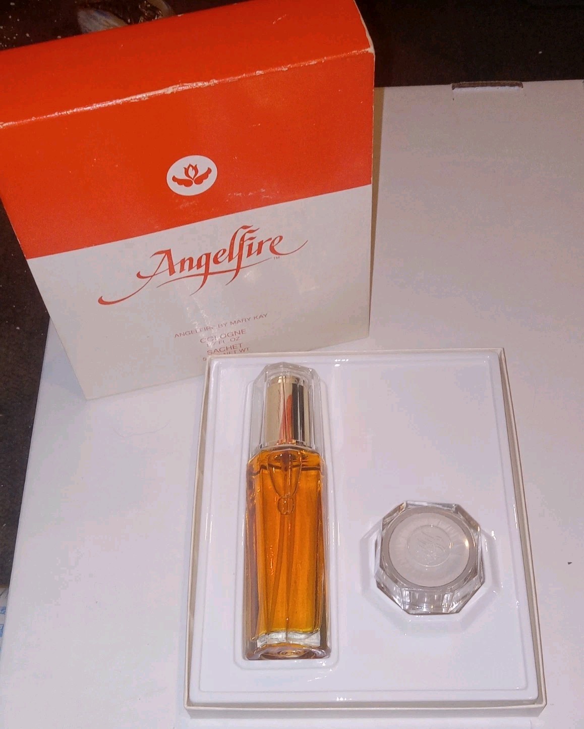 Mary Kay ANGELFIRE Rare Cologne Perfume Gift Set Spray Sachet New Gift for her Mary Kay ANGELFIRE Rare Cologne Perfume Gift Set Spray Sachet New Gift for her