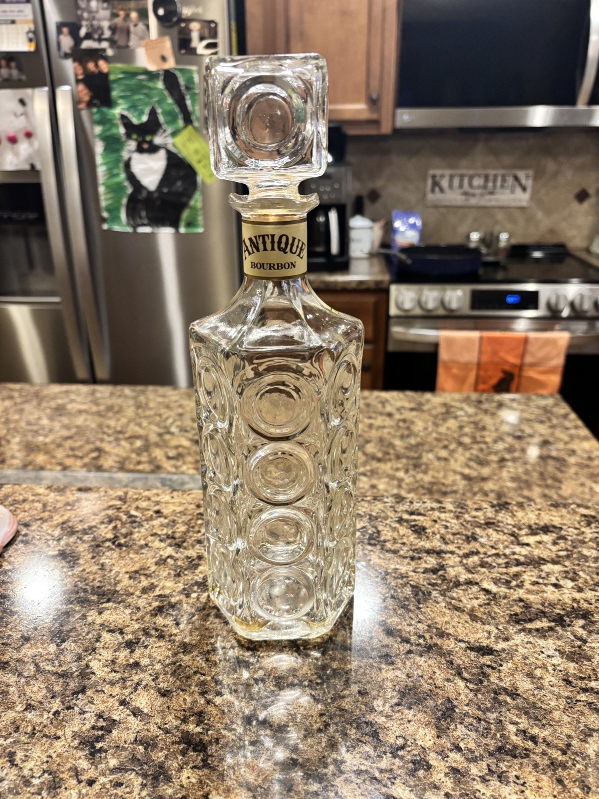 Vintage Collectible ANTIQUE Bourbon Glass Decanter EMPTY with Lid Vintage Collectible ANTIQUE Bourbon Glass Decanter EMPTY with Lid