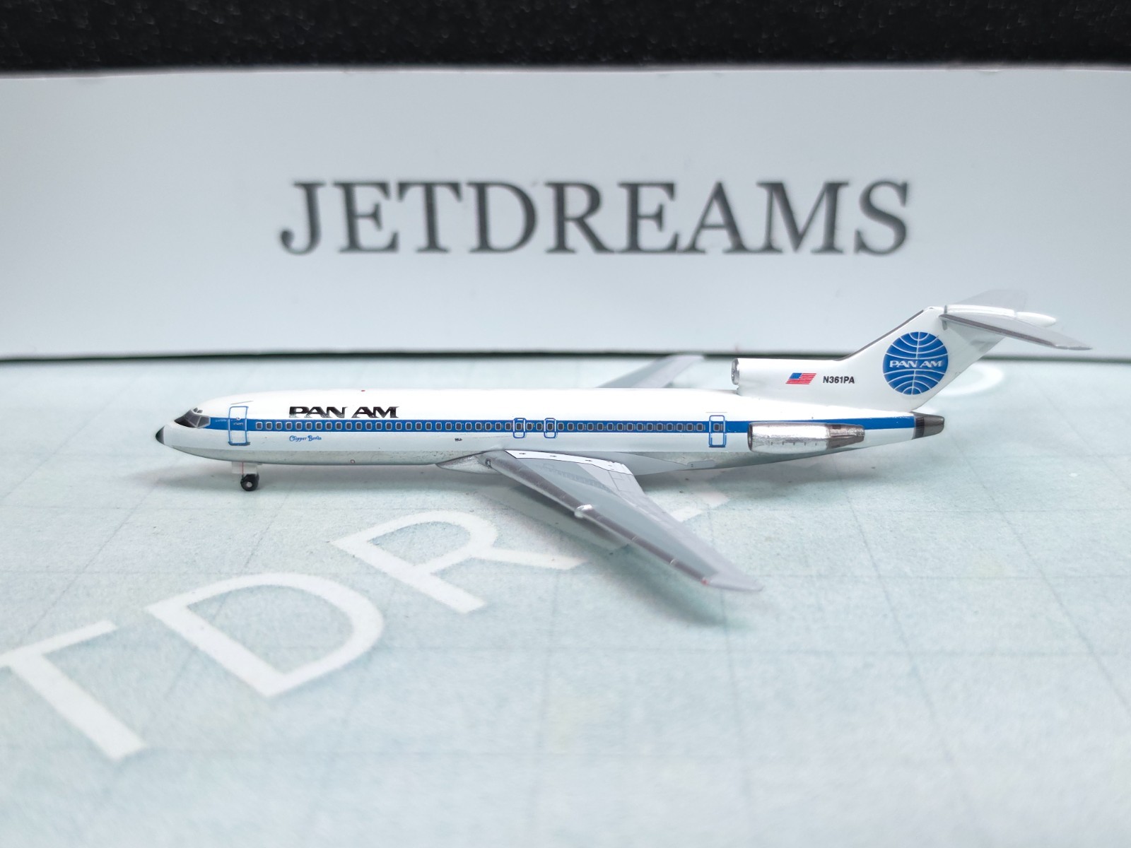 1/400 PAN AM PAN AMERICAN WORLD BOEING 727-200 1980\'S COLORS N361PA AEROCLASSICS