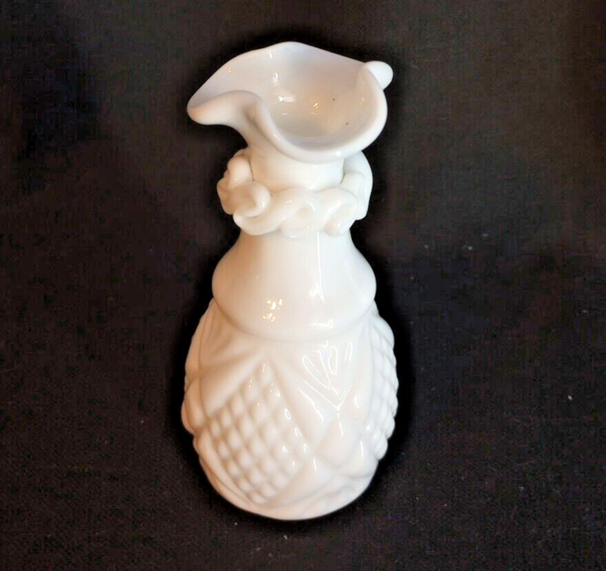 Vintage Kemple Glass Co Milk Glass Pinch Top Bud Vase 4.25