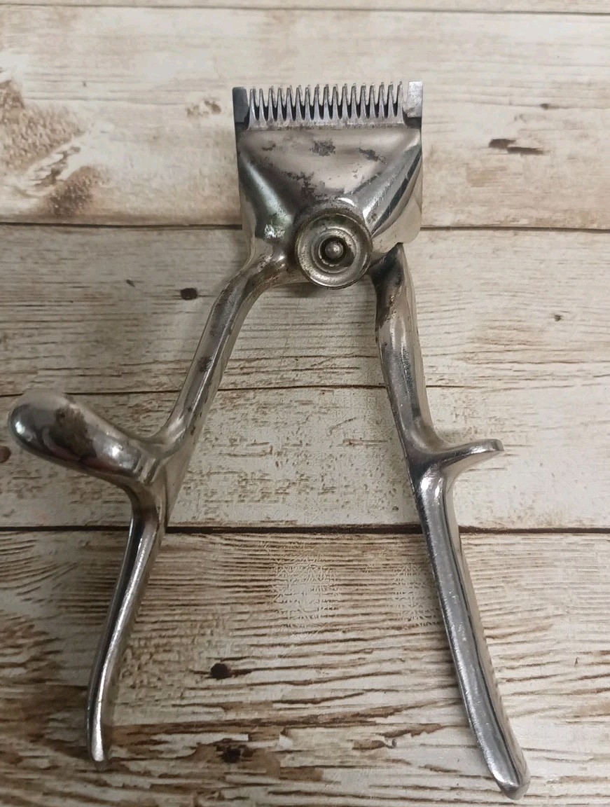 Vintage E.C. Simmons Keen Kutter Clippers