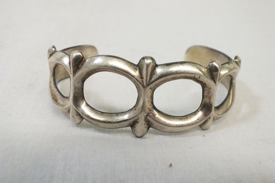 Vtg Native American Navajo Sandcast Sterling Silver Bracelet Cuff Modernist Vtg Native American Navajo Sandcast Sterling Silver Bracelet Cuff Modernist