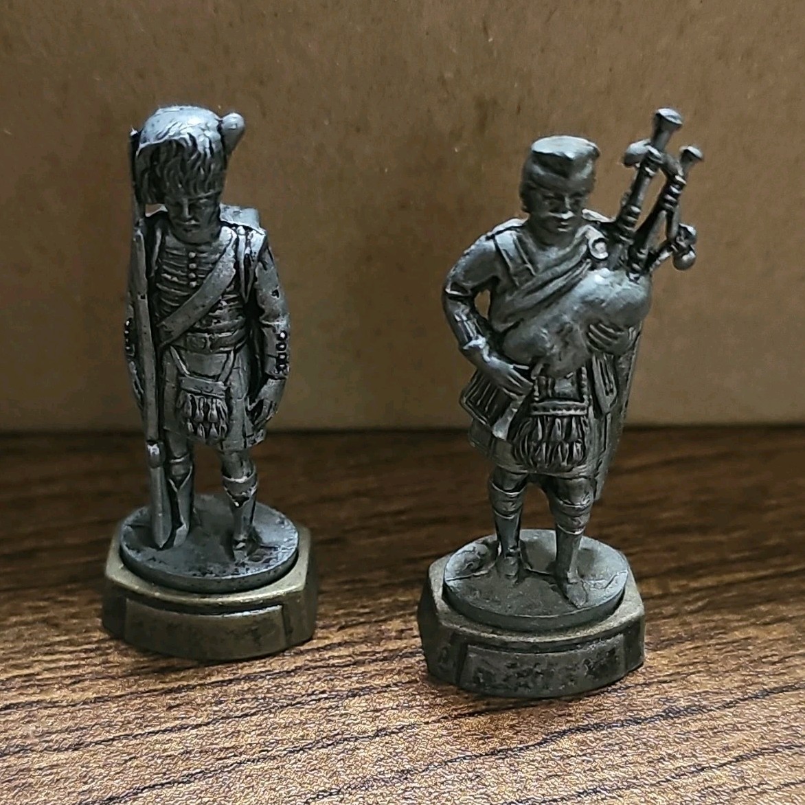 Scottish pewter bagpiper /solder figurine Piper Craft in Glenboig, Scotland, Scottish pewter bagpiper /solder figurine Piper Craft in Glenboig, Scotland,