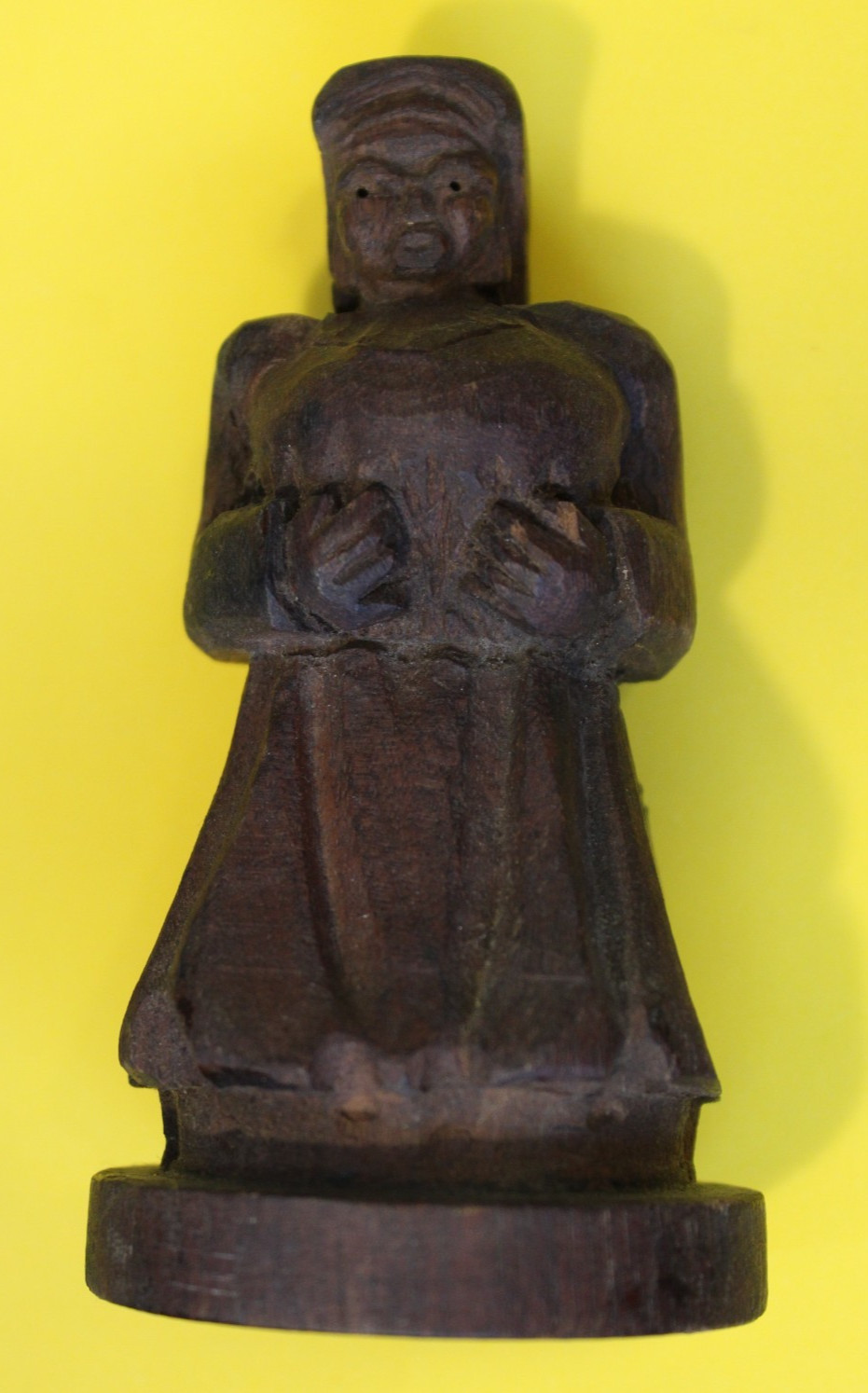 VINTAGE HAND CARVED WOODEN ELDERLY WOMAN FIGURINE FOLK ART VINTAGE HAND CARVED WOODEN ELDERLY WOMAN FIGURINE FOLK ART