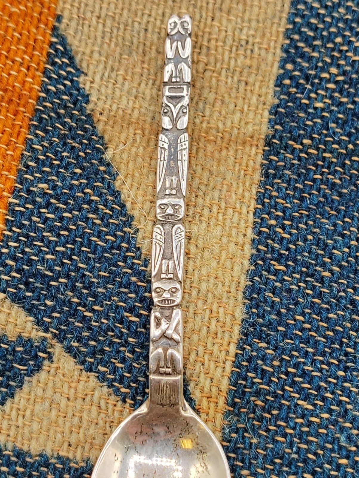 6 Vintage Tribal Haida themed Canadian totem pole souvenir spoons 925 6 Vintage Tribal Haida themed Canadian totem pole souvenir spoons 925