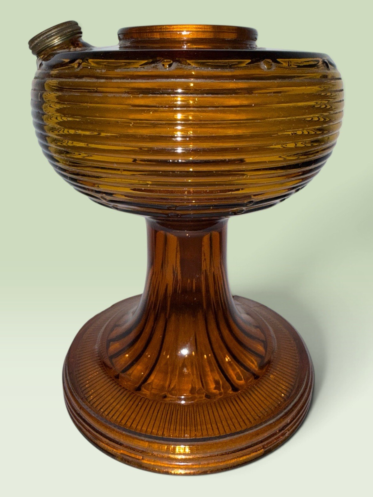 Aladdin Beehive Model B-82D Amber Beta Crystal Kerosene Lamp 1937-38 Side Fill