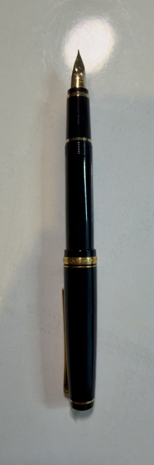 Pilot Falcon Fountain Pen, Black w/ Gold Accents, Soft Medium (M) 14K Nib Pilot Falcon Fountain Pen, Black w/ Gold Accents, Soft Medium (M) 14K Nib