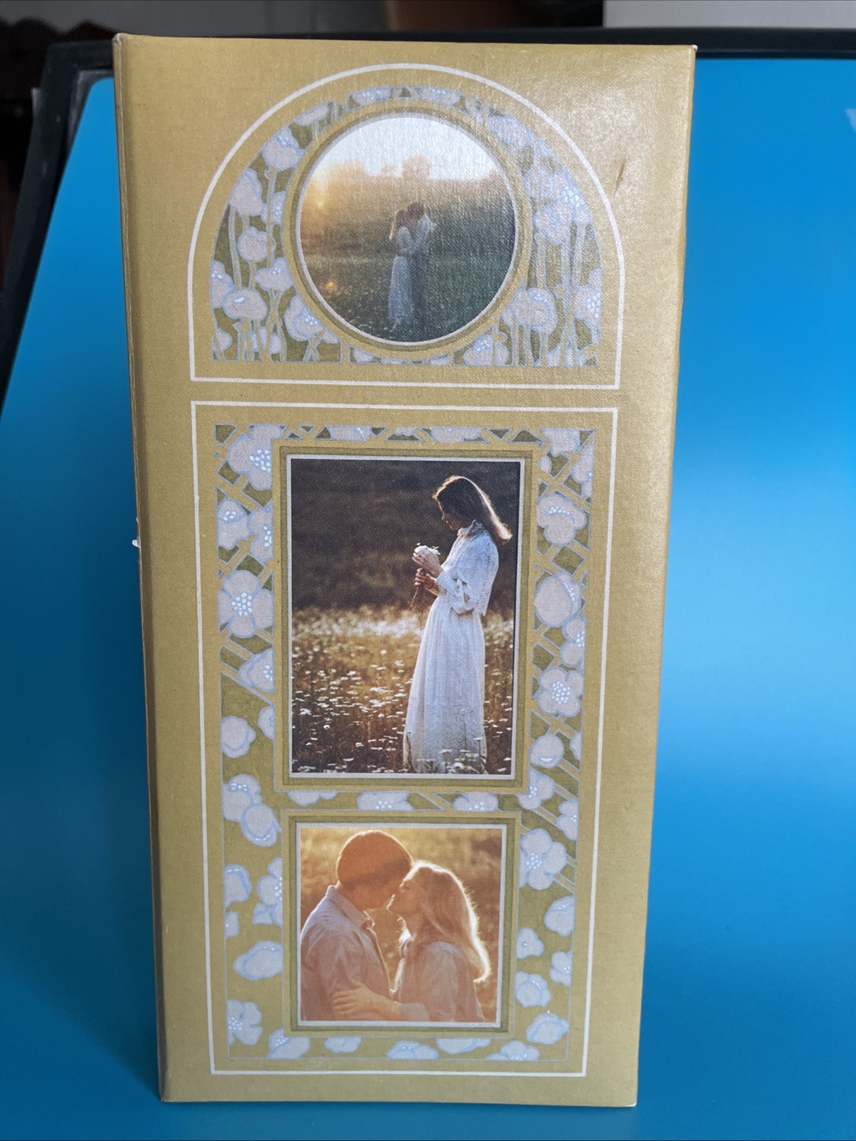 Vintage 1972 Hallmark Photo Album Holds 73 Photos