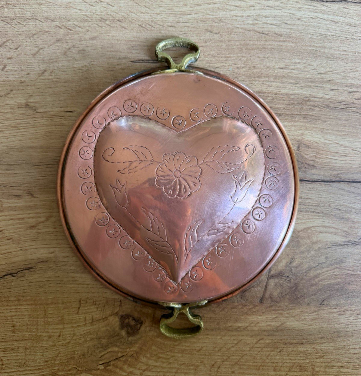Vintage Copper Mold Pan 10” Embossed Heart Floral Brass Handles Folk Art Decor Vintage Copper Mold Pan 10” Embossed Heart Floral Brass Handles Folk Art Decor