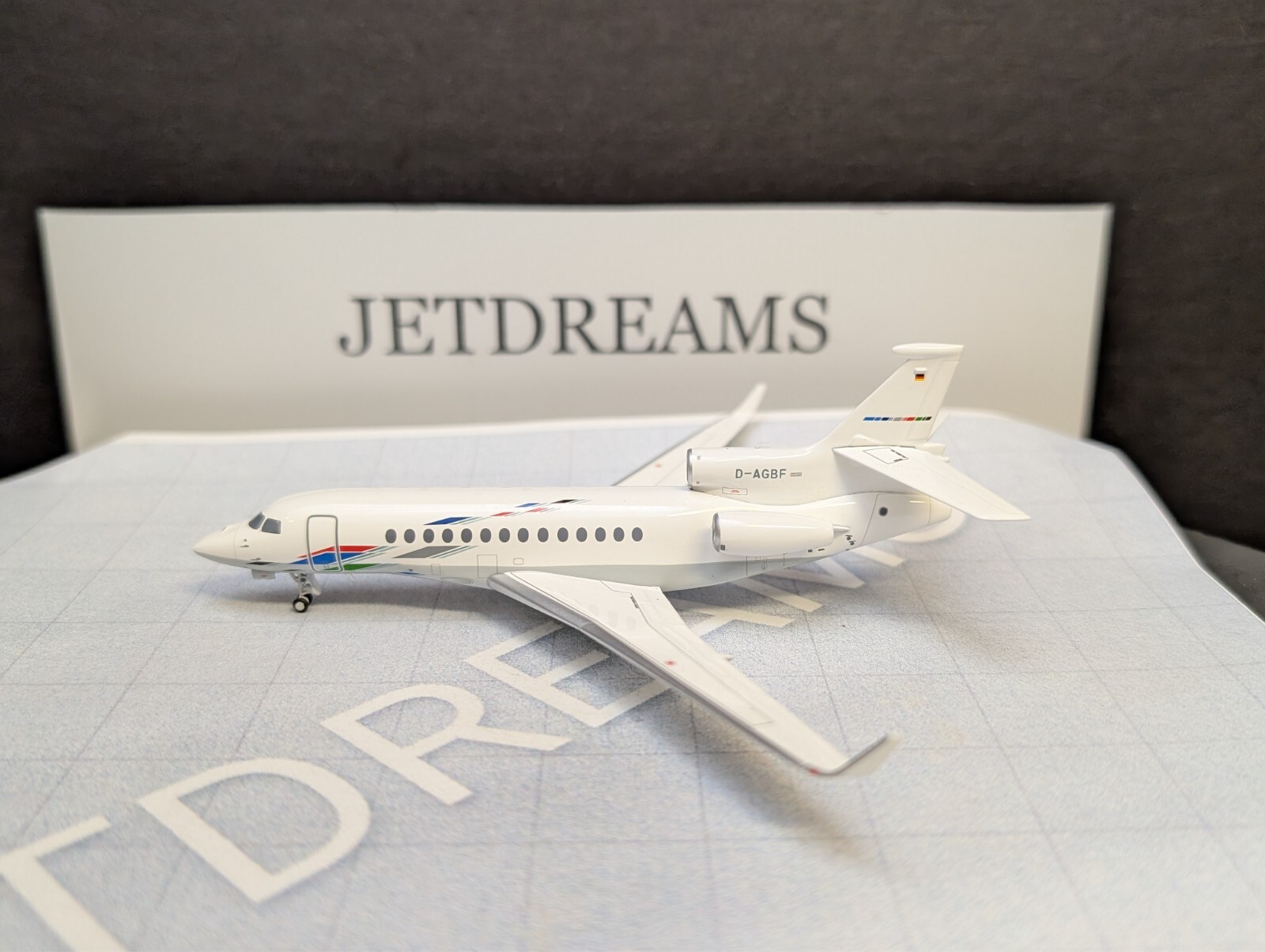 1/200 VOLKSWAGEN AIR SERVICES DASSAULT FALCON 7X 2010'S COLORS D-AGBF NG MODEL