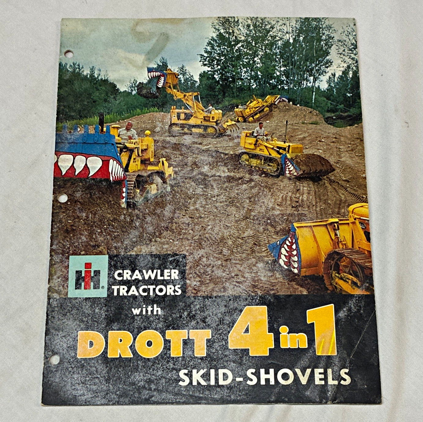 International Harvester DROTT 4-in-1 Skid-Shovels Crawler Tractors Brochure International Harvester DROTT 4-in-1 Skid-Shovels Crawler Tractors Brochure