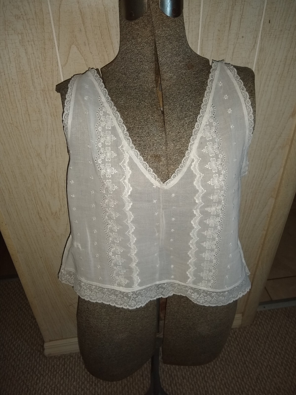 VINTAGE 1940s/50s HAND MADE FINE COTTON & LACE BLOUSE~TOP~CAMISOLE~S~ENGLAND VINTAGE 1940s/50s HAND MADE FINE COTTON & LACE BLOUSE~TOP~CAMISOLE~S~ENGLAND