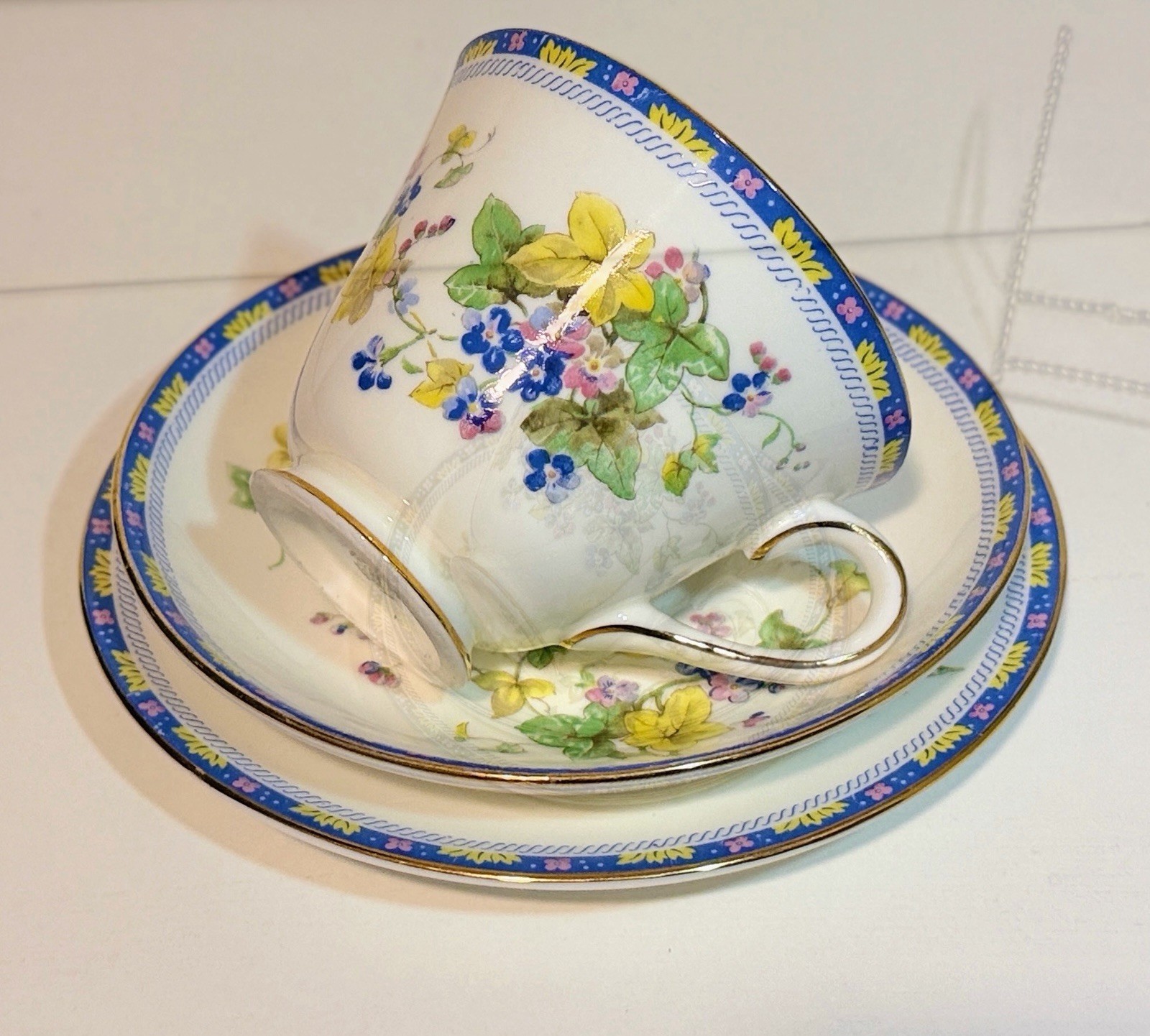 Vintage Royal Doulton Leonie H4451 Trio Teacup Saucer Side Plate Fine Bone China