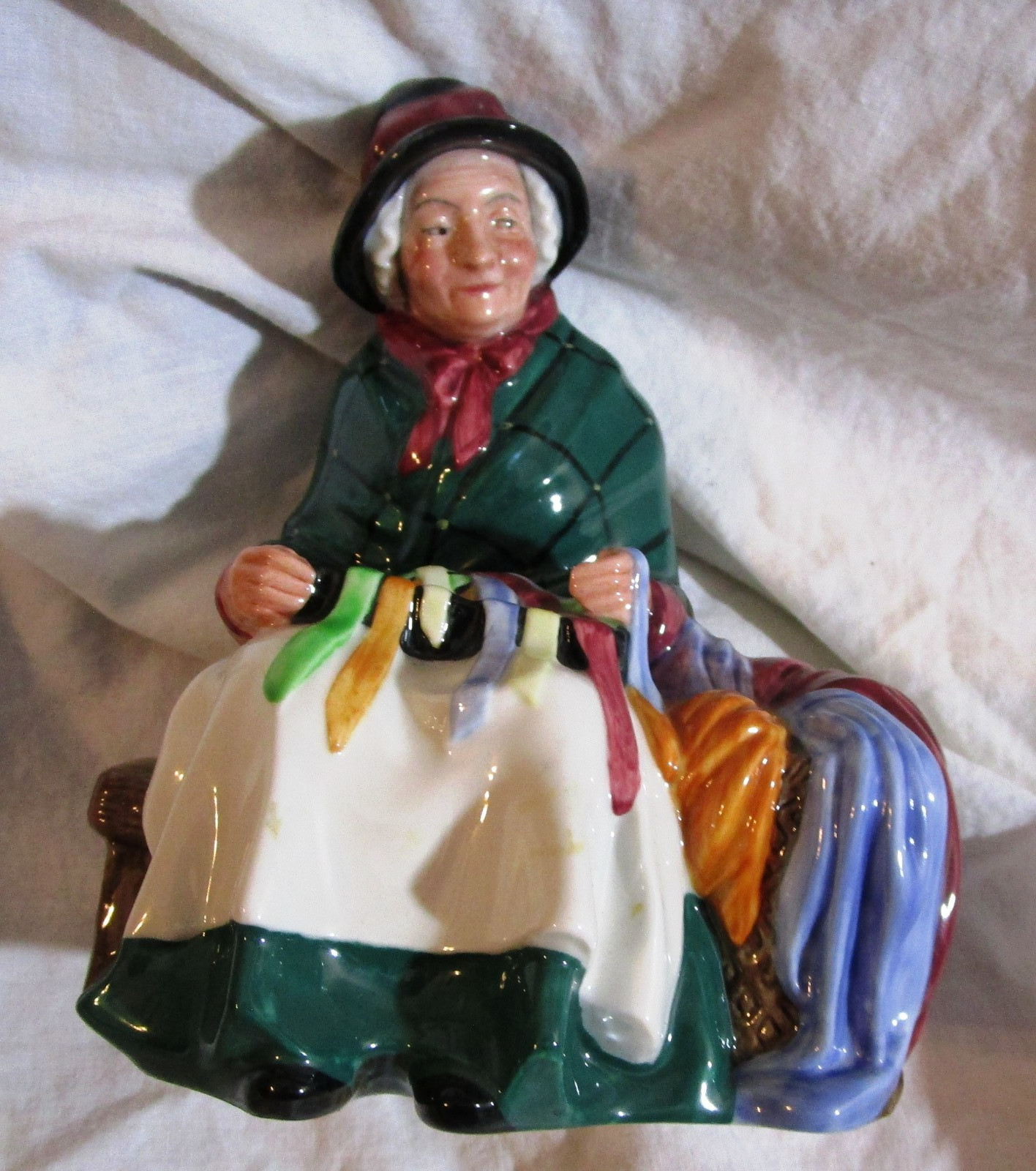 Royal Doulton SILKS AND RIBBONS Porcelain Figurine HN2017 L. Harradine 1948 Vtg Royal Doulton SILKS AND RIBBONS Porcelain Figurine HN2017 L. Harradine 1948 Vtg
