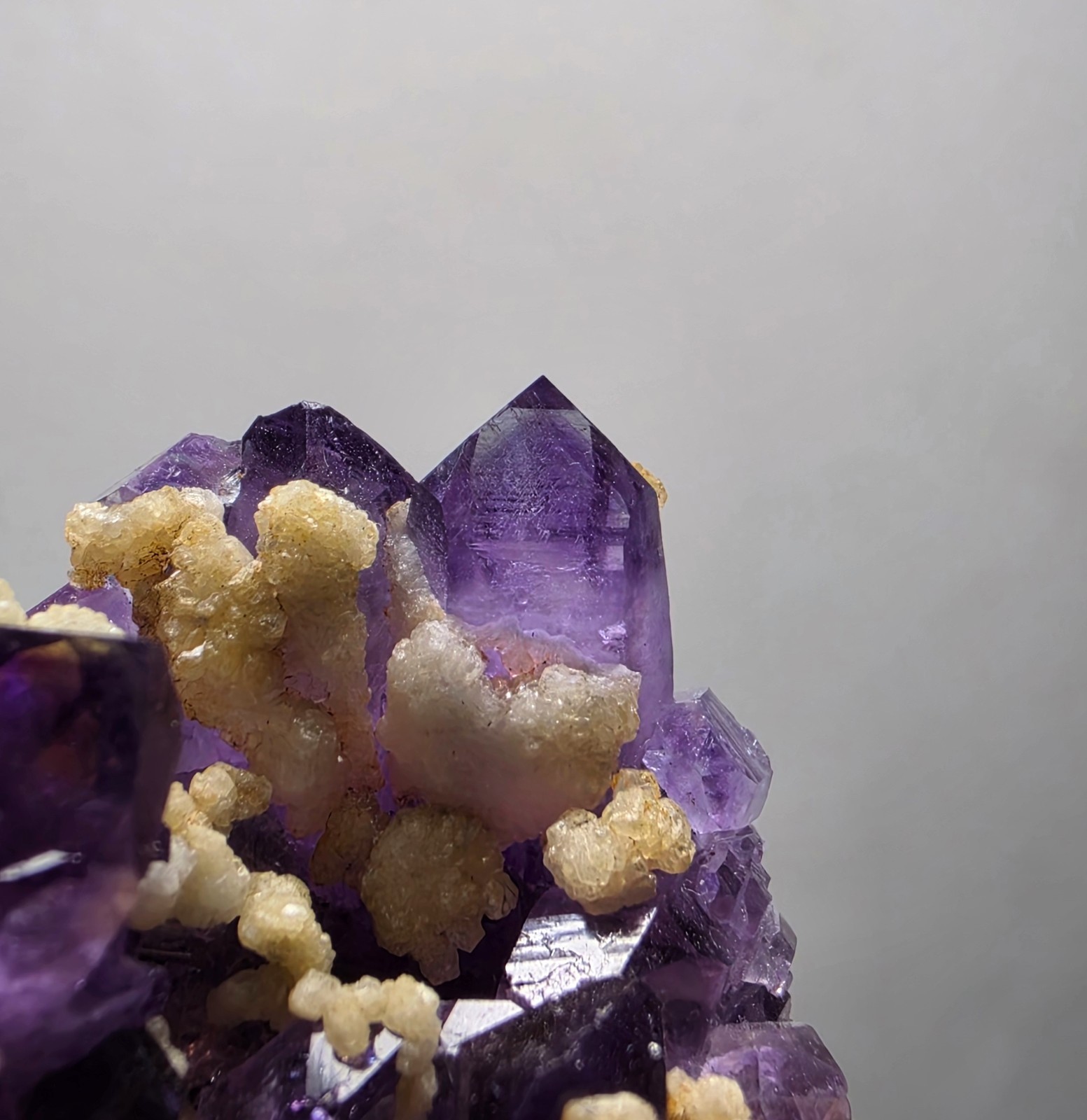 Amethyst with Calite & Dolomite - Valenciana Mine, Guanajuato, Mexico Amethyst with Calite & Dolomite - Valenciana Mine, Guanajuato, Mexico