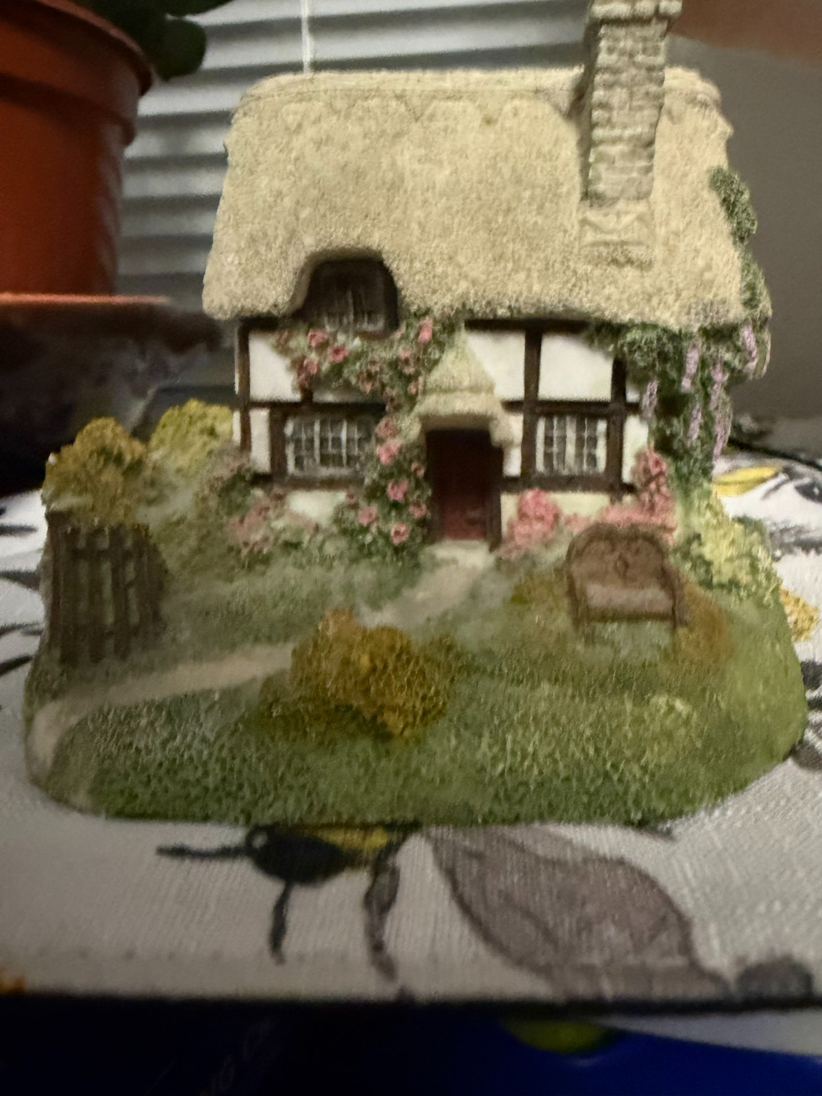 Vintage 1993 Hawthorne Rose Arbour Cottage Thatcher's Crossing Sculpture Vintage 1993 Hawthorne Rose Arbour Cottage Thatcher's Crossing Sculpture