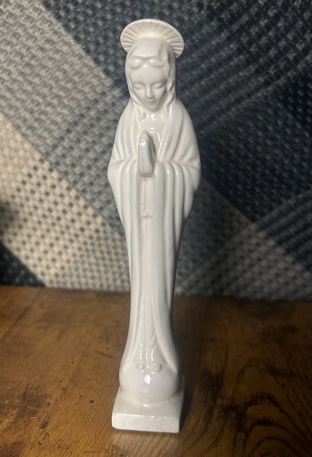 Vintage White Ceramic Praying Virgin Mary Madonna Figurine Statue Vintage White Ceramic Praying Virgin Mary Madonna Figurine Statue