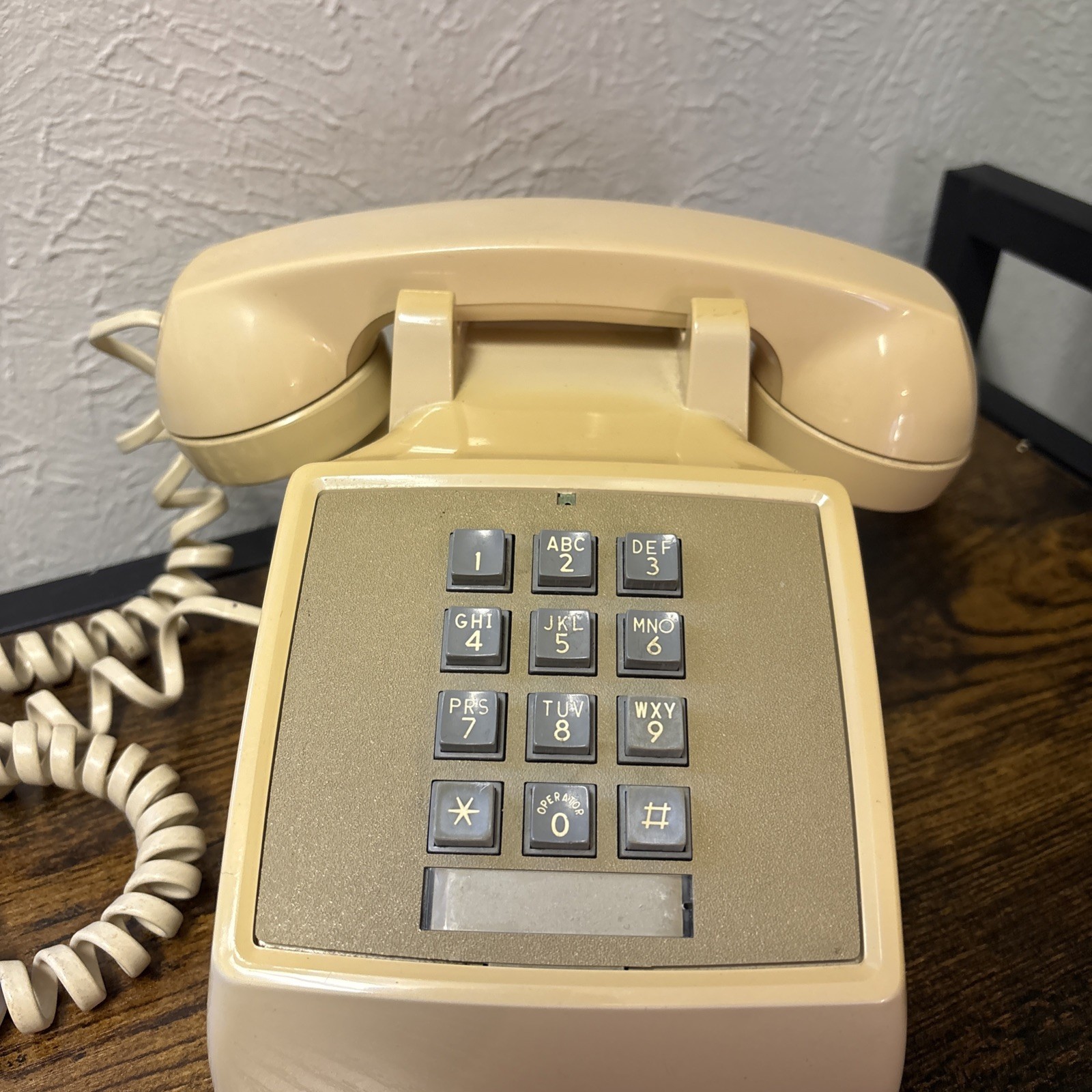 Vintage Western Electric Model TELE T 10 Button Pale Yellow , JAN 1984 Bell RARE Vintage Western Electric Model TELE T 10 Button Pale Yellow , JAN 1984 Bell RARE