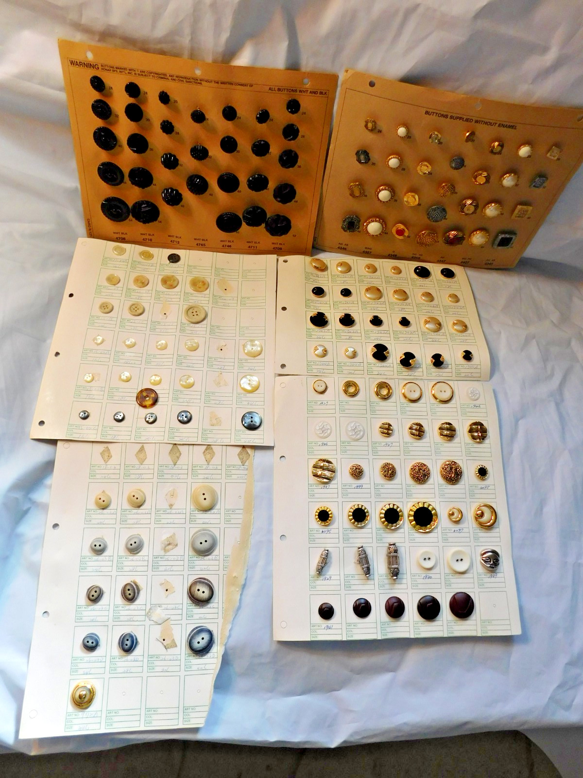 Vintage Sewing Button Lot 157 Assorted Pieces Factory Sample Cards Ronar BFS Vintage Sewing Button Lot 157 Assorted Pieces Factory Sample Cards Ronar BFS