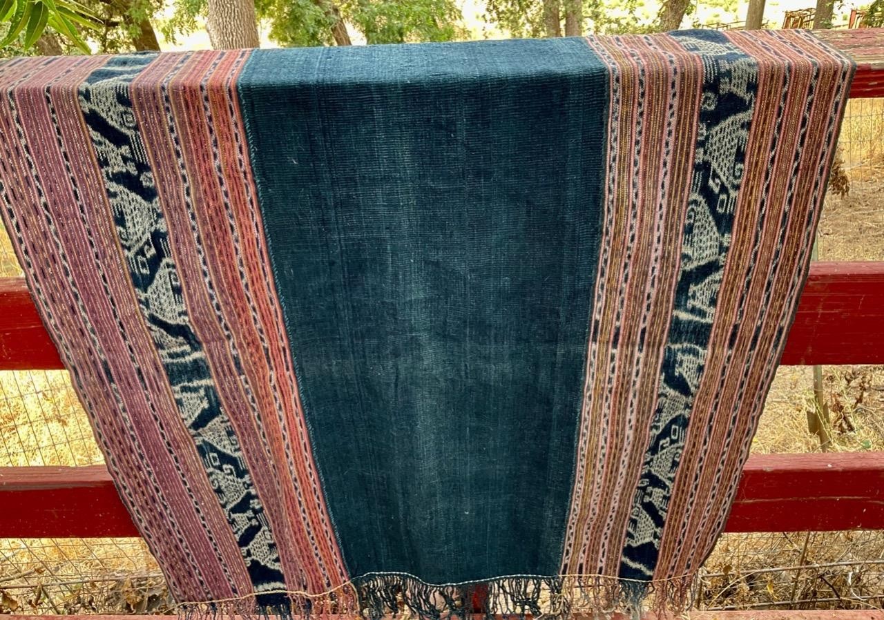Antique rare TIMOR Ikat Indonesia chicken motif Men’s blanket indigo blk center