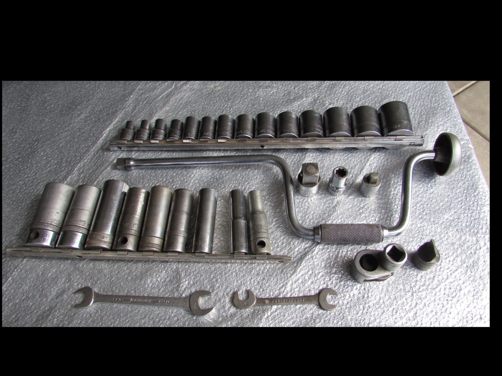 Vintage J H. Williams 1/2 Drive Socket Set 31 pieces SAE shallow /deep/extras Vintage J H. Williams 1/2 Drive Socket Set 31 pieces SAE shallow /deep/extras