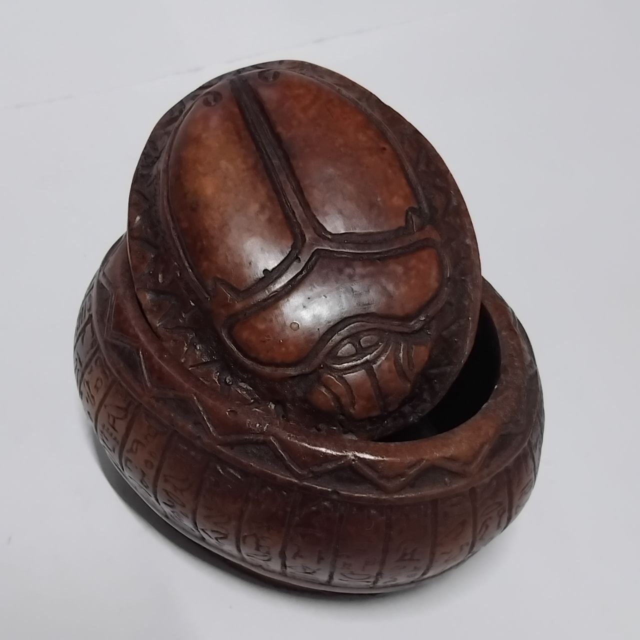 Brown scarab box, Egyptian art, vintage collectible, pharaoh gift, antique decor Brown scarab box, Egyptian art, vintage collectible, pharaoh gift, antique decor