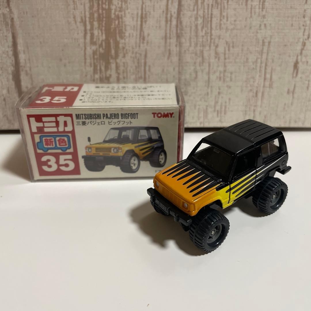 Tomica No.35 Mitsubishi Pajero Bigfoot with new color sticker