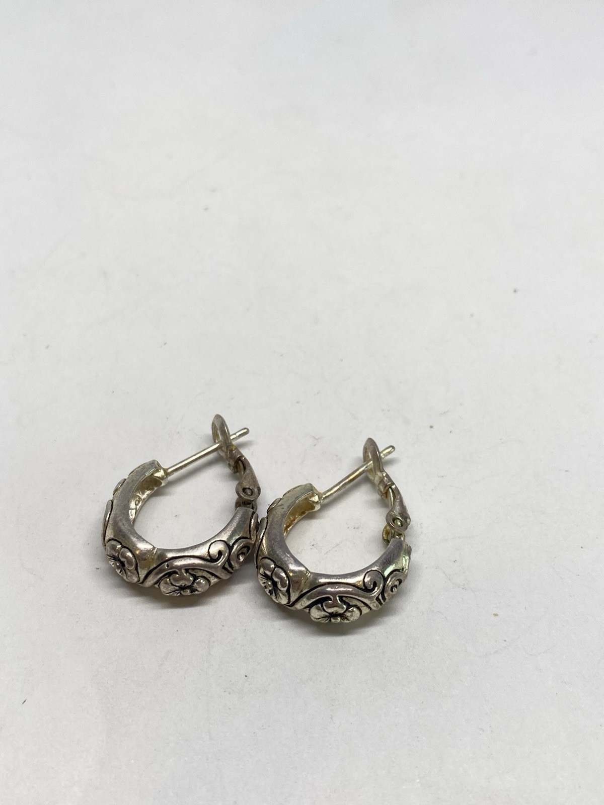 5g 925 STERLING SILVER FLORAL FLOWER ACCENTS FINE JEWELRY HOOP EARRINGS STAMPED