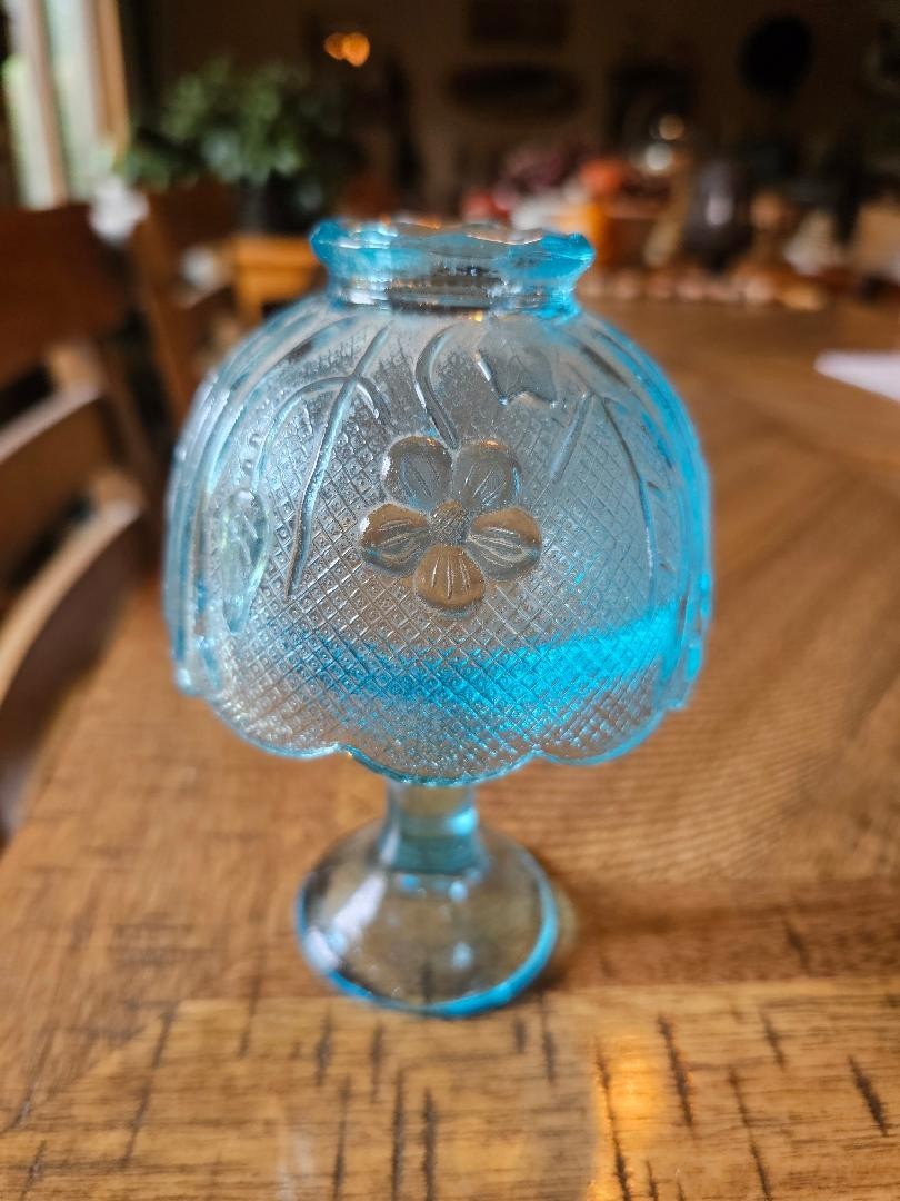 Vintage Indiana Glass Tiara Flowers Teal Blue Fairy Lamp Vintage Indiana Glass Tiara Flowers Teal Blue Fairy Lamp
