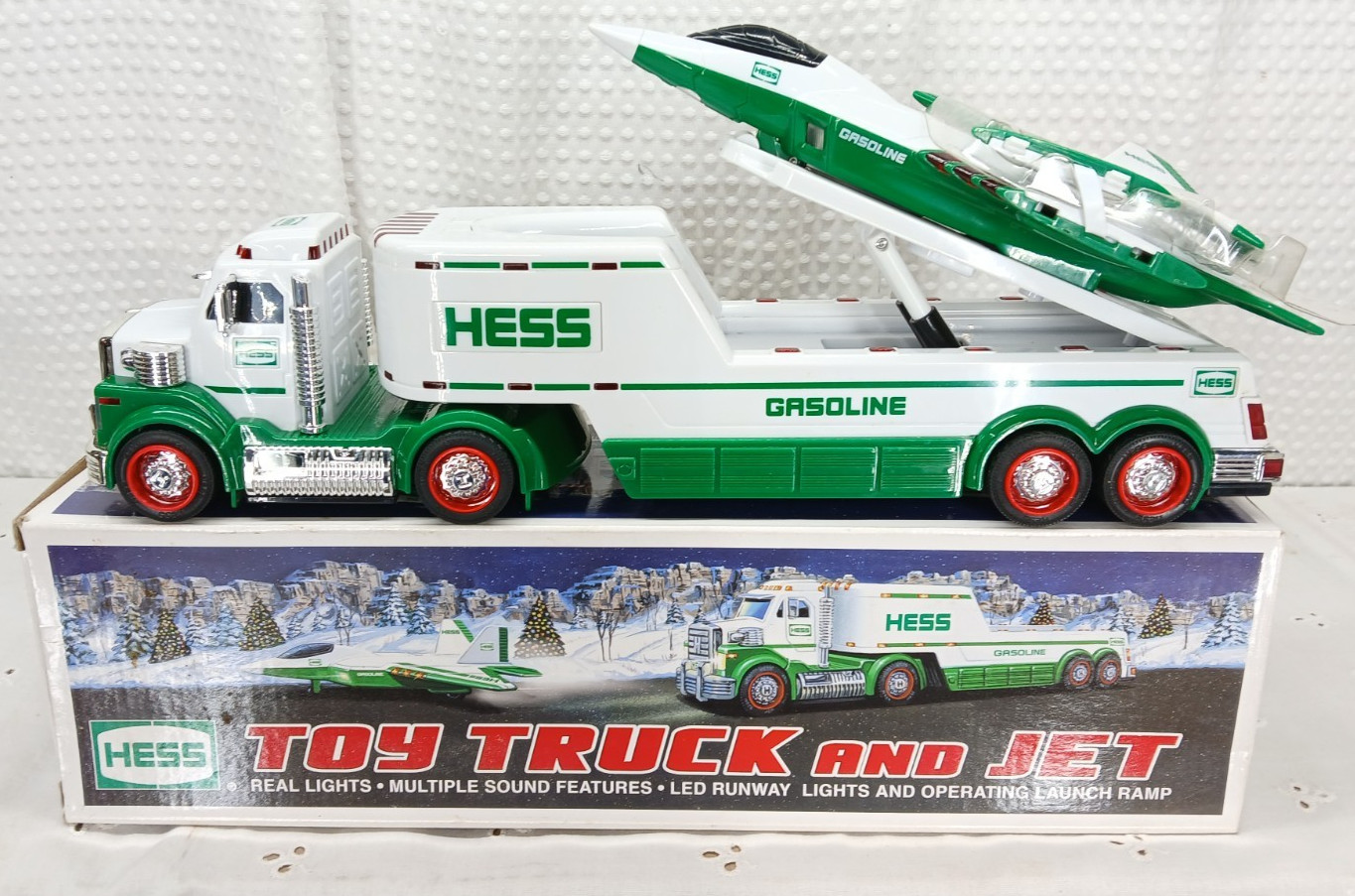VINTAGE 2010 HESS GASOLINE TOY TRUCK  & JET NEW N BOX WORKING 