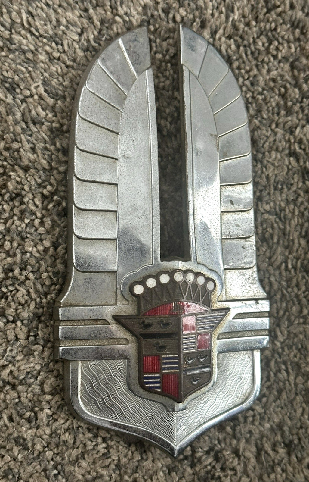 CADILLAC 1941 1942 Hood Ornament Emblem BADGE Auto Car 1943 1944 1945 1946 1947 CADILLAC 1941 1942 Hood Ornament Emblem BADGE Auto Car 1943 1944 1945 1946 1947