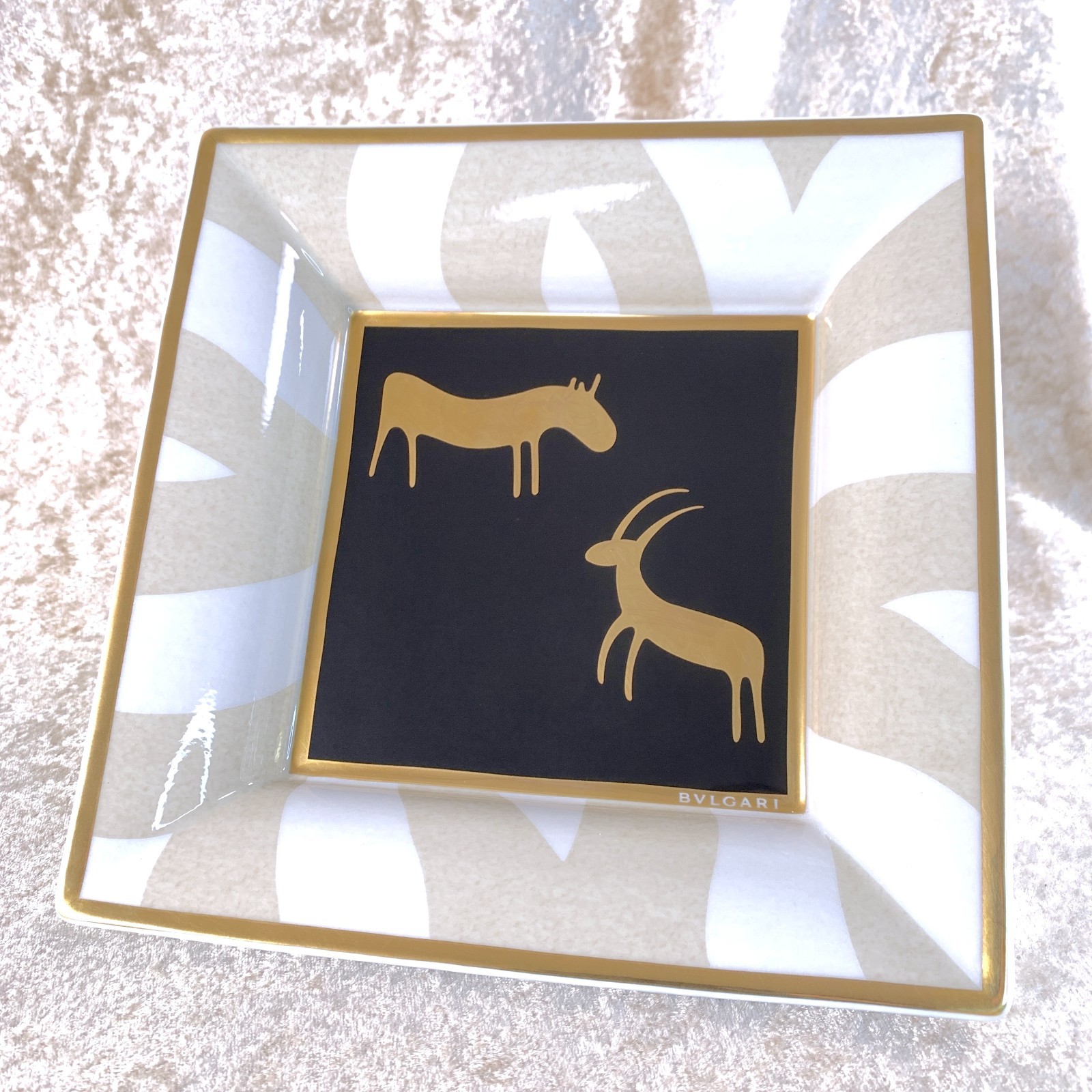 BVLGARI x Rosenthal Trinket Tray Pascolo Rupestre Gold Paint 18 x 18 cm