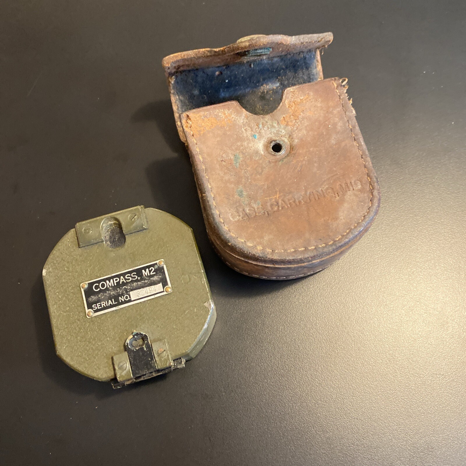 WWII M2 Compass With Carrying Case M19 Vintage Serial No 32494 WWII M2 Compass With Carrying Case M19 Vintage Serial No 32494