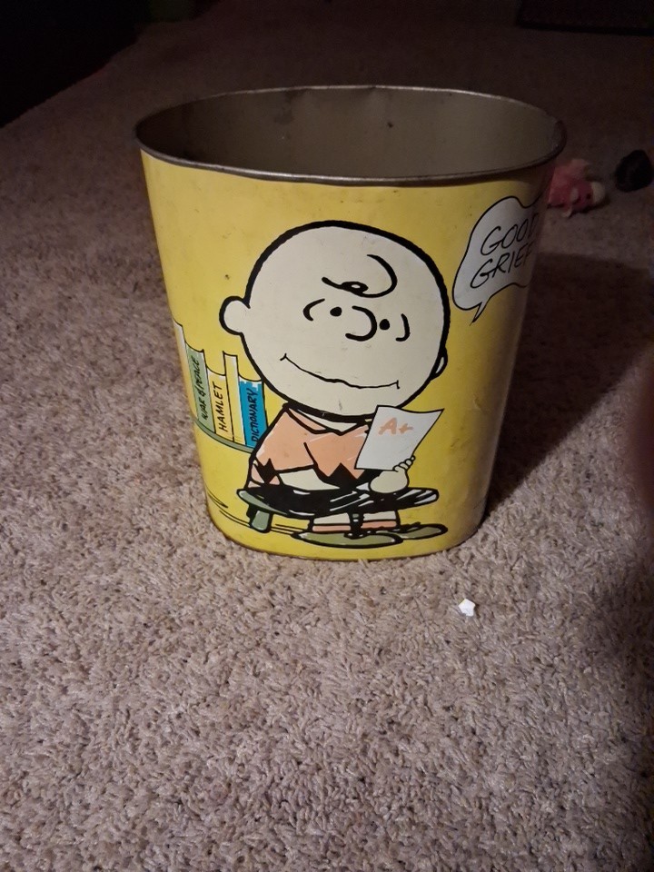 Vintage Cheinco Peanuts Charlie Brown Snoopy Metal Wastebasket Trash Can USA Vintage Cheinco Peanuts Charlie Brown Snoopy Metal Wastebasket Trash Can USA