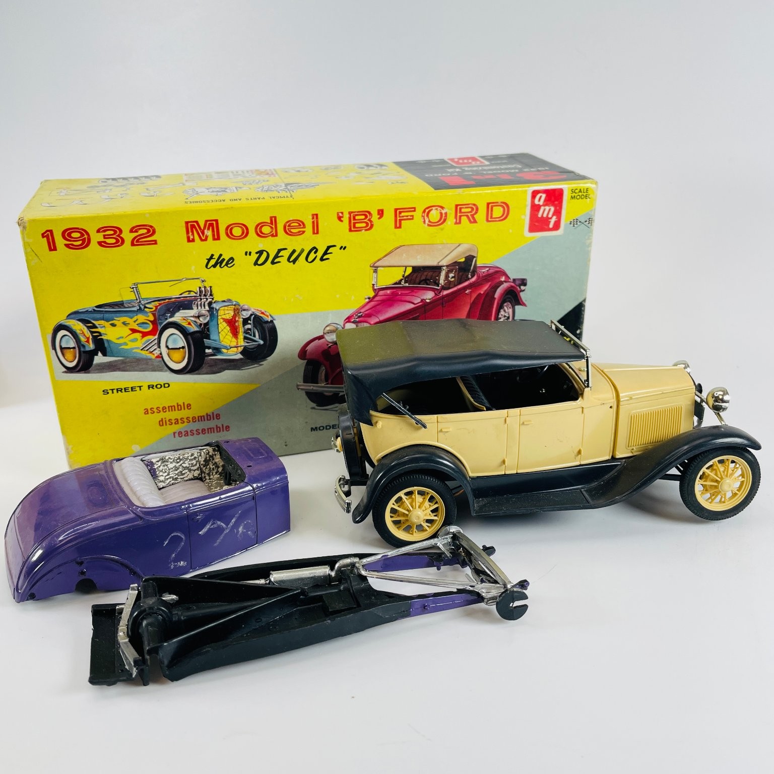 AMT 1932 Ford Roadster Model B DEUCE 3-in-1 Customizing Kit Vintage Assembled
