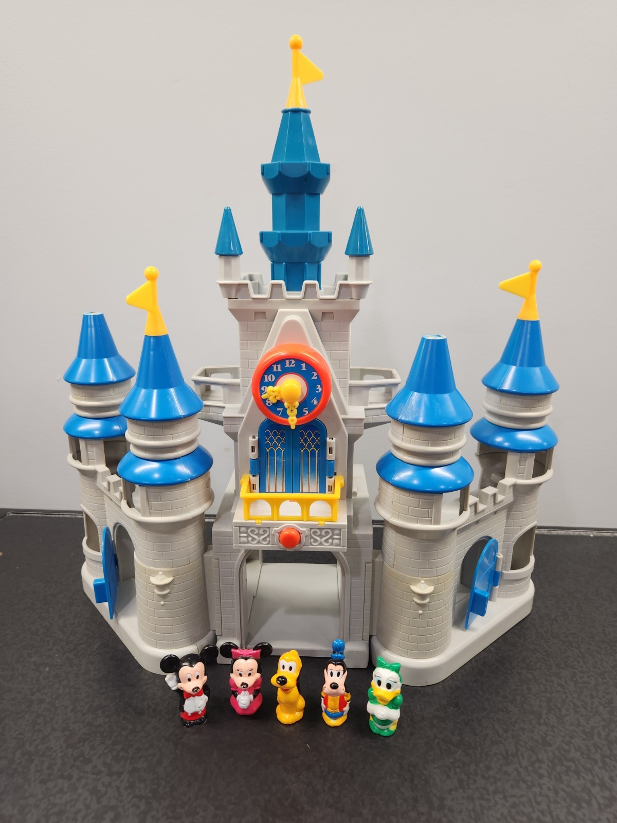 Vtg 1987 Disney Playmates Magic Kingdom Castle Magical Playset Toy w/ Characters