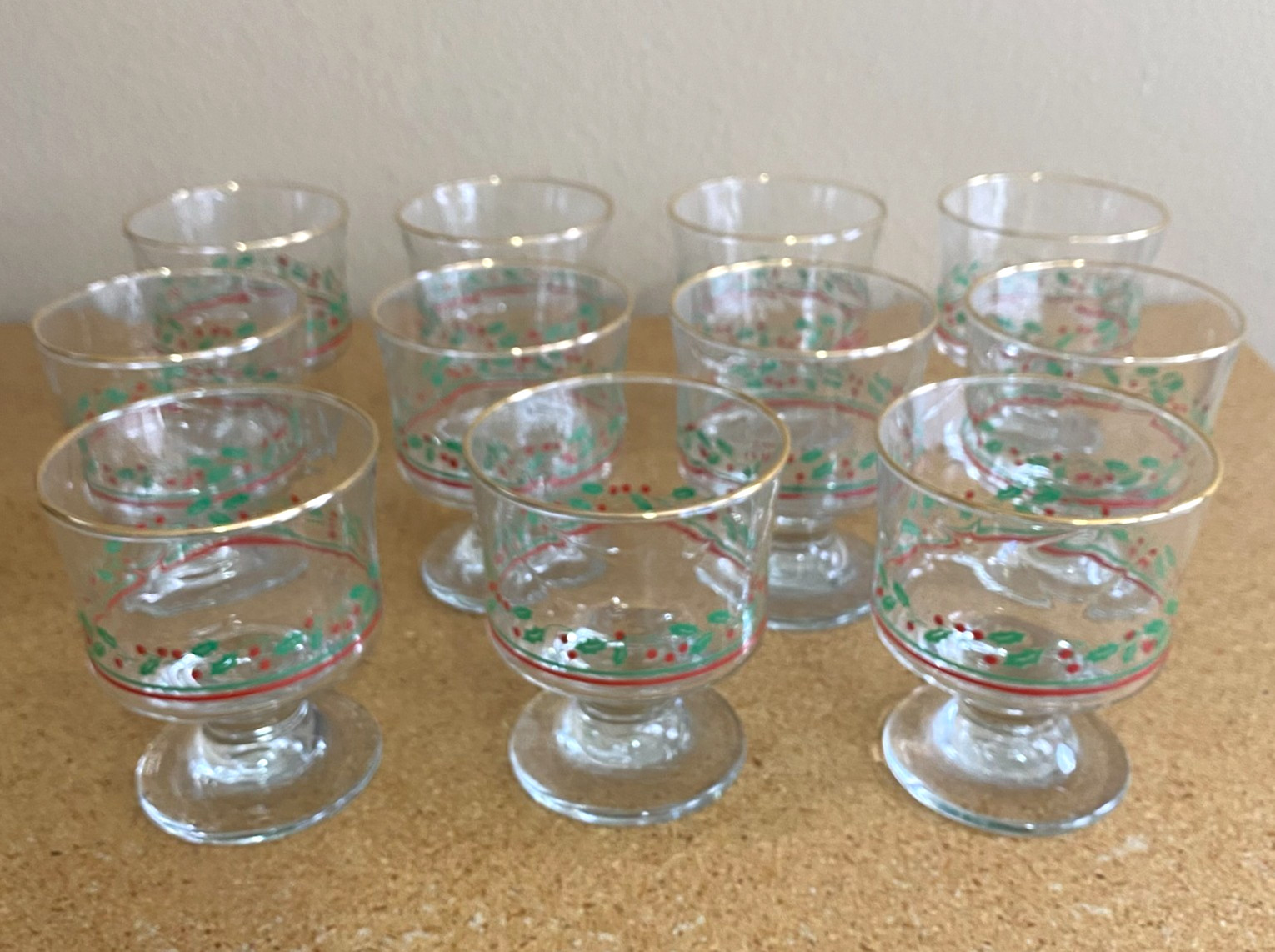 11 VTG Christmas Holly Berry Stemmed Dessert Glasses Arby’s Gold Rim 4\