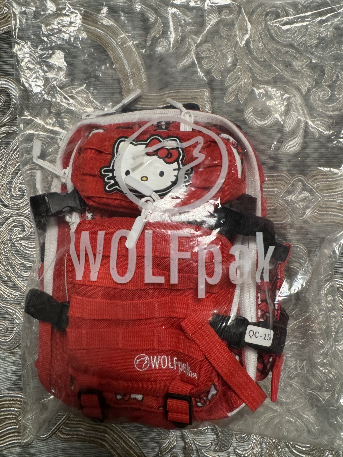 3L Collector’s Pak: WOLFpak x Hello Kitty 3L Collector\'s Pak Red Sanrio NEW