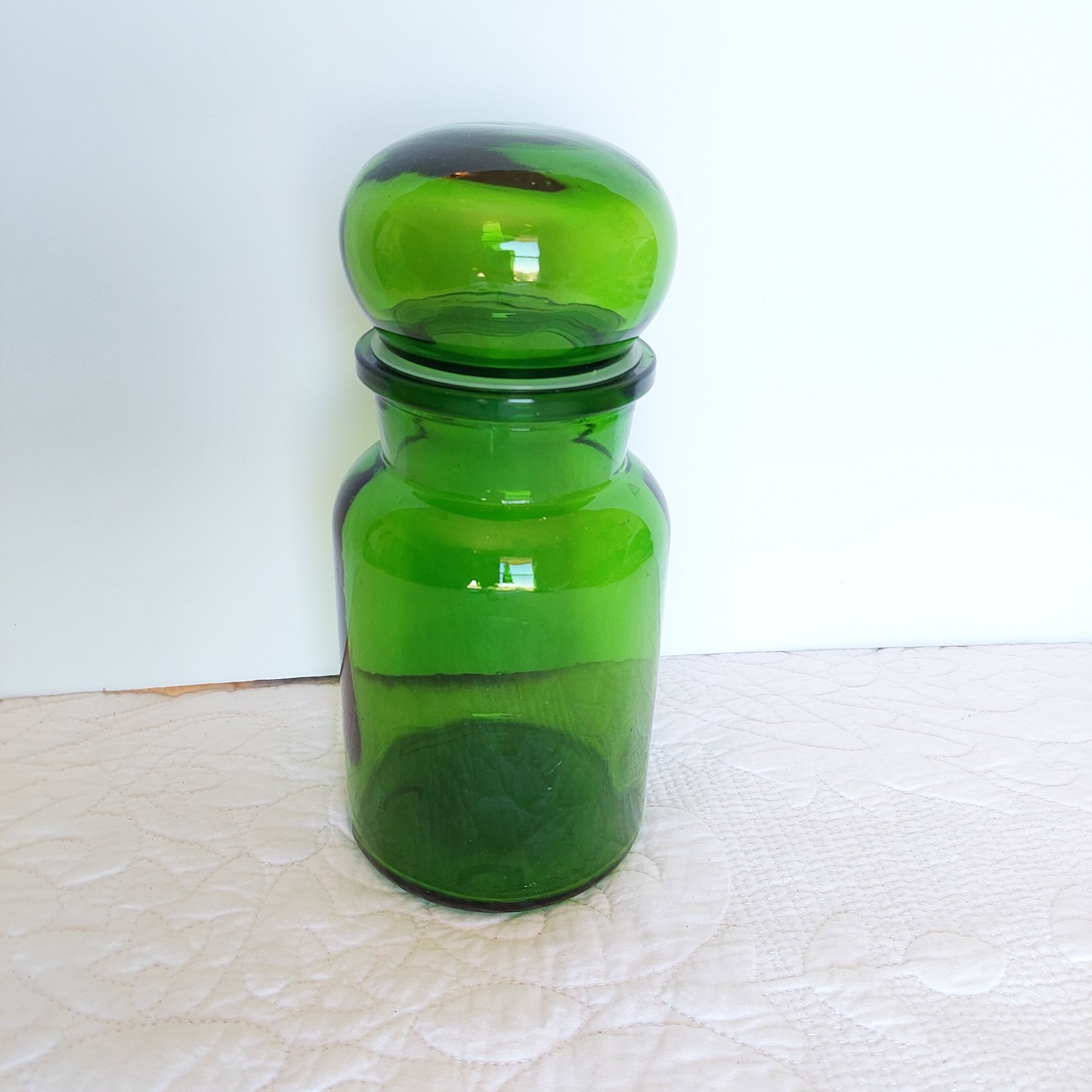 Apothecary Jar Vintage Emerald Green Glass Bubble Top Lid Made in Belgium VGUC